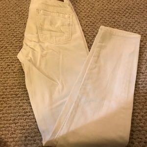 American Eagle White skinny jeans 🦅
